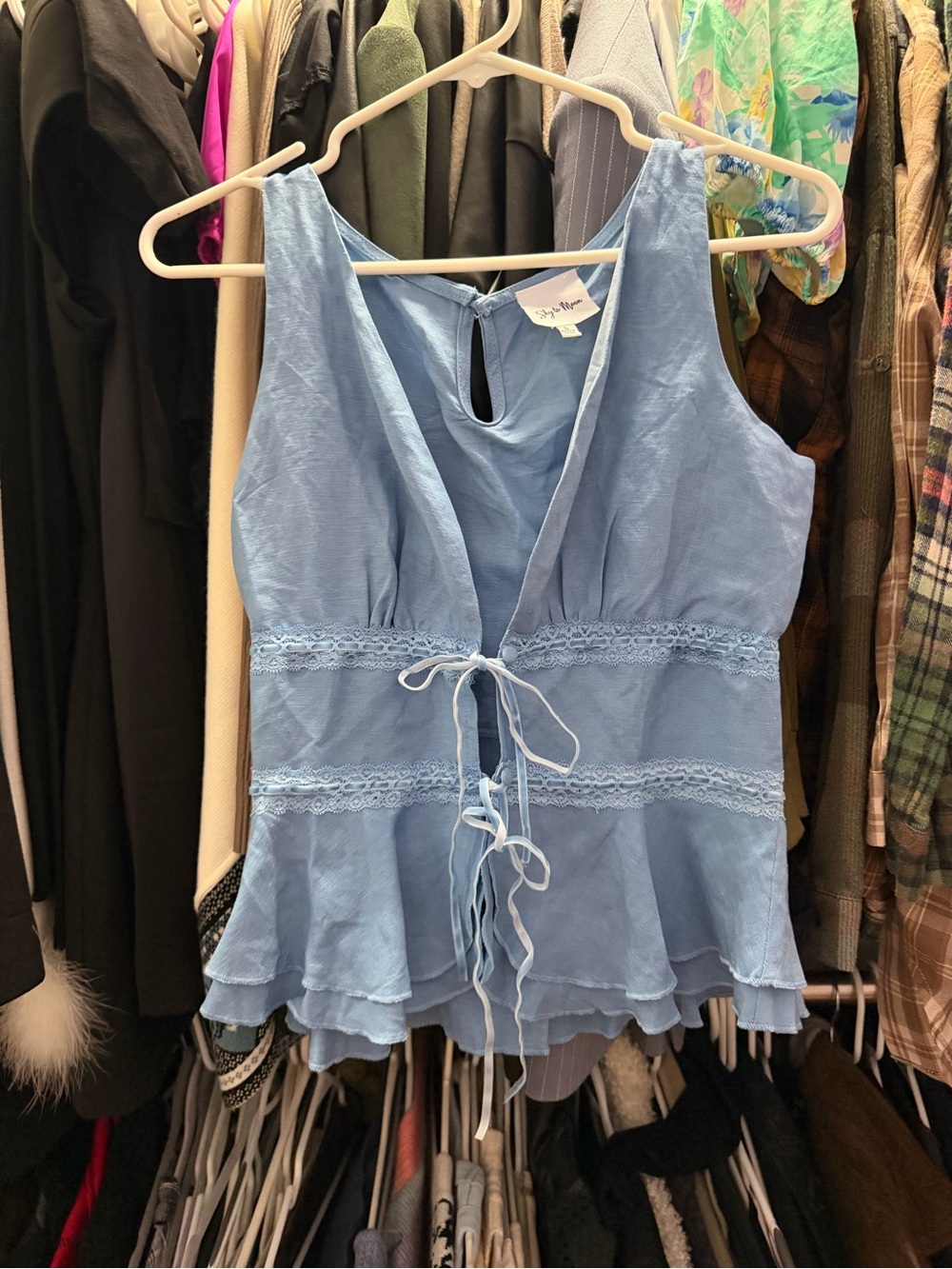 Front tie top sky moon